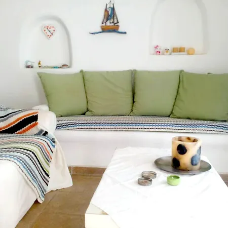 Cheerful 2 Bedroom With Pool. * Páros
