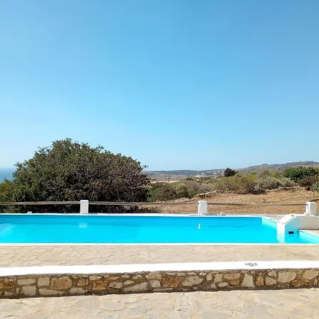Cheerful 2 Bedroom With Pool. Páros