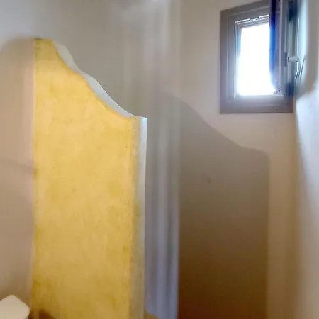 Cheerful 2 Bedroom With Pool. Páros